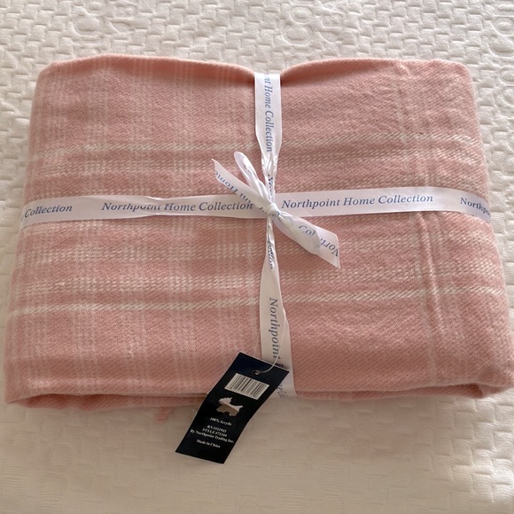 NWT MONTE CARLO/NORTHPOINT HOME COLLECTION PINK/WHITE PLAID THROW BLANKET - Picture 4 of 4